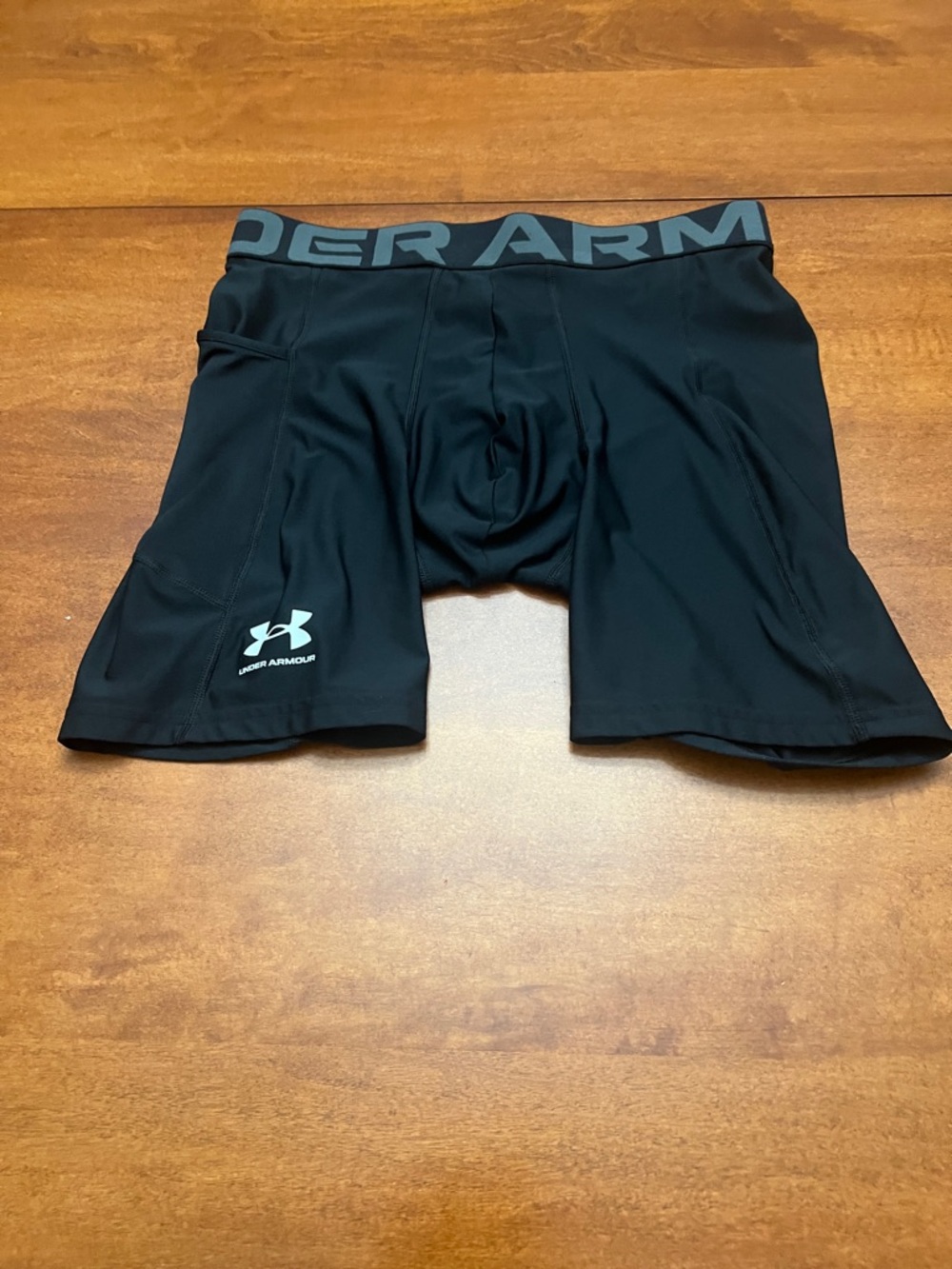 Bundle Under Armour compression shorts. - Picture 3 of 6